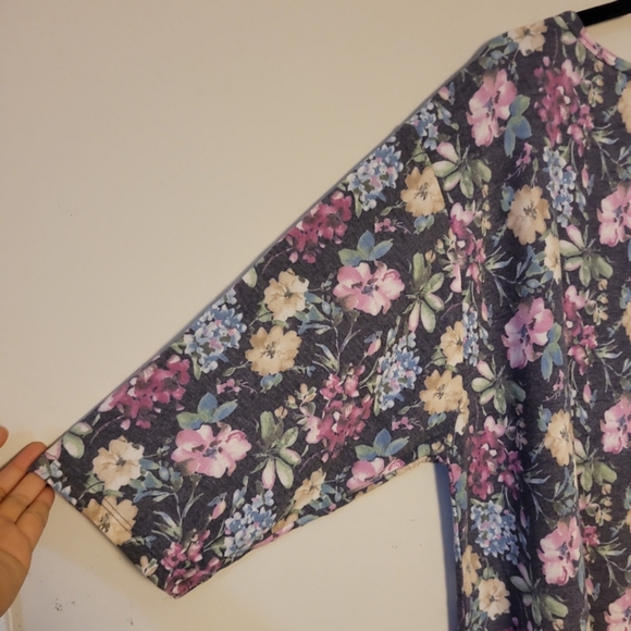 Dear Scarlett Soft Terry Floral Shirt Sz 2x NWT - Picture 5 of 7